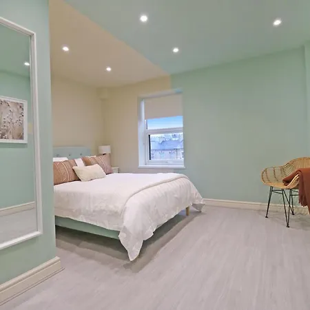 Apartment Black Pearl - *