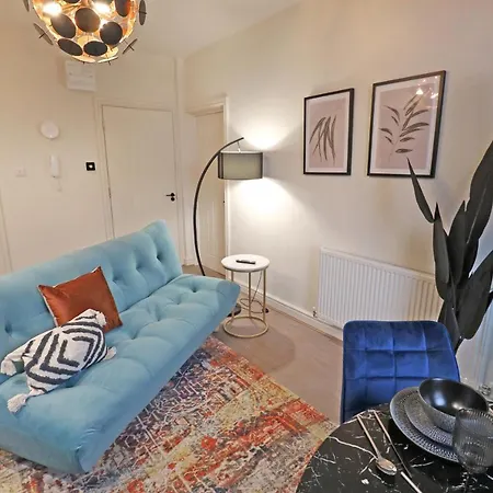 Apartment Black Pearl - *