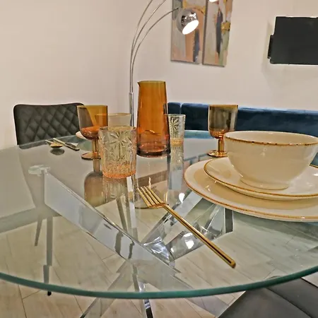 Black Pearl - Saltburn-by-the-Sea