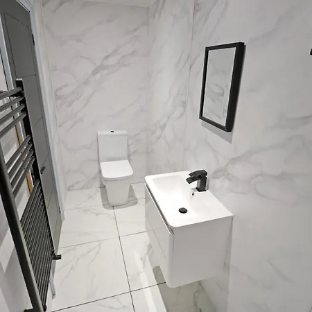 Apartment Black Pearl - *