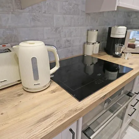 Apartment Black Pearl - *