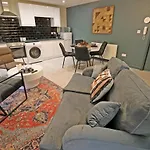Apartment Black Pearl -